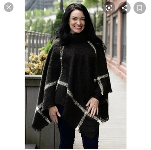 NWT Cozy Black White Cowl Neck‎ Poncho One Size Fits All Overhead